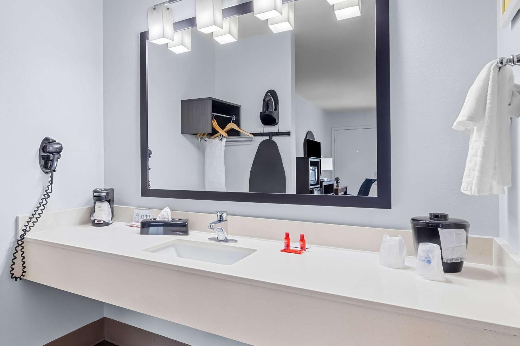 Hotel Surestay By Western Beaumont